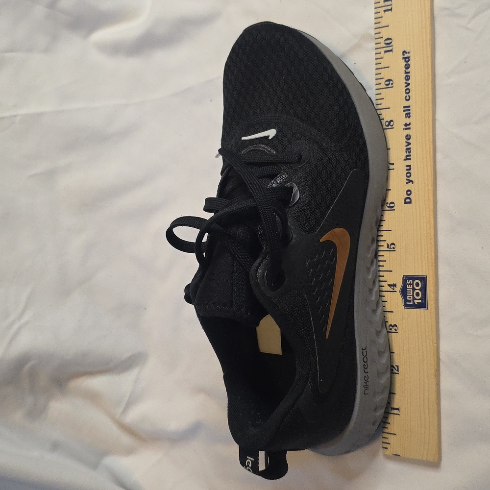 Nike Legend React Women's Size 8.5 Running Shoes Black With Gold Swoosh … - Picture 8 of 9